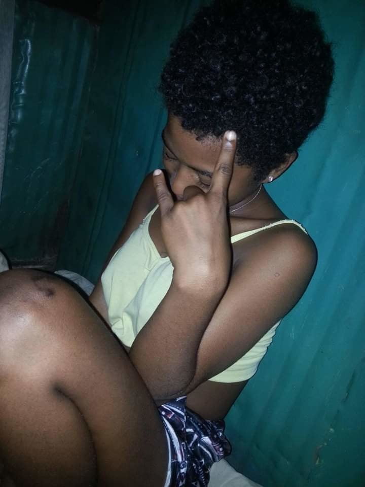 Lesbienne
 #92885140