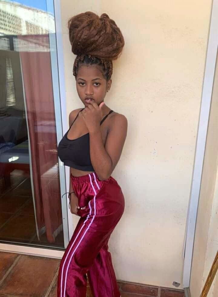 Lesbienne
 #92885176