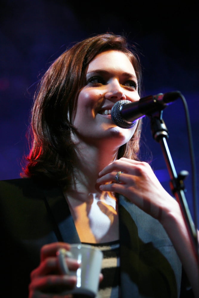Mandy moore - gain love at first sniff concert (15 jun 2009)
 #87374290