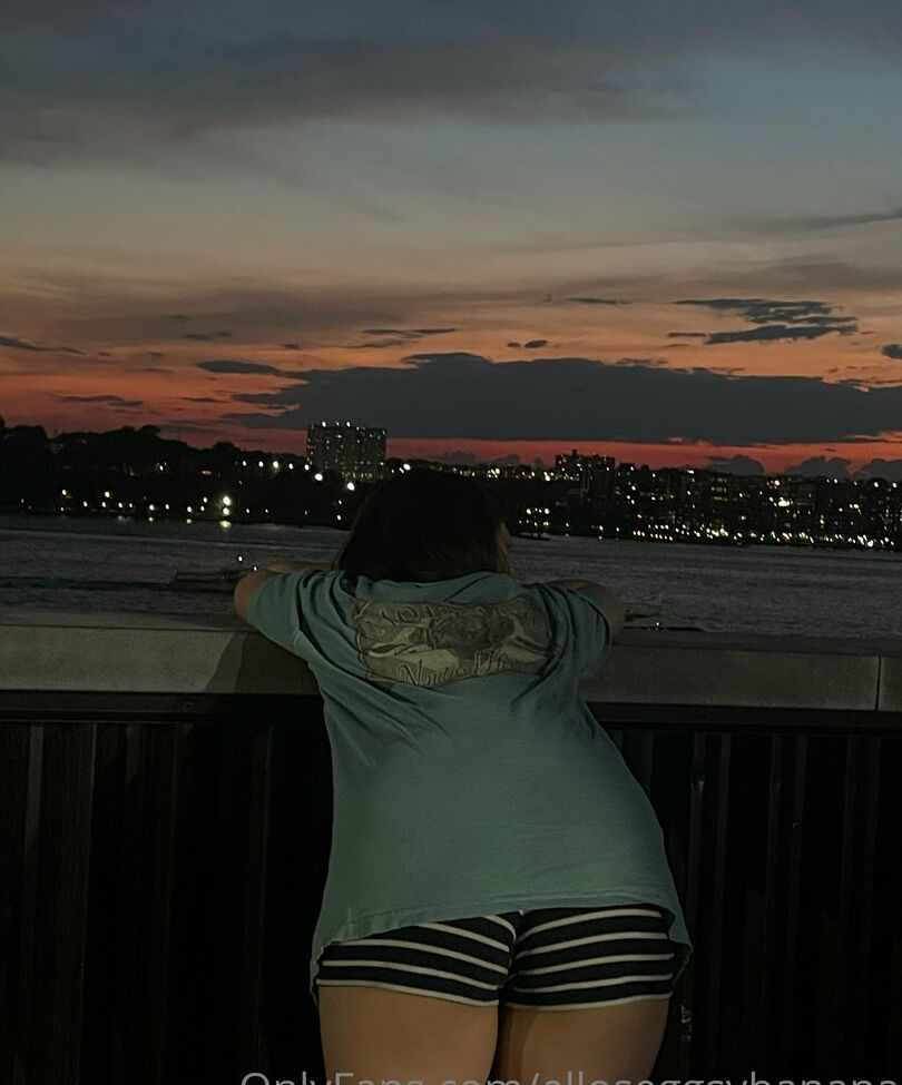 Jules Roscoe desnuda #108269745