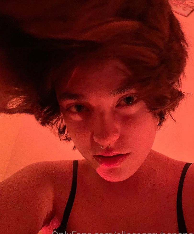 Jules Roscoe desnuda #108269886