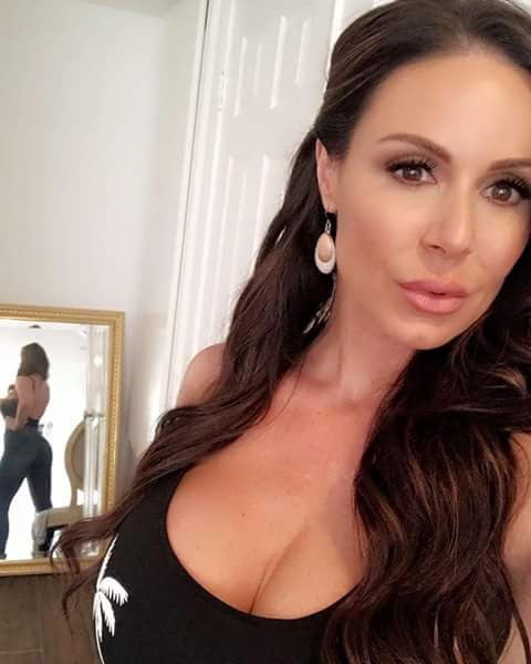 Milfs Oma Berühmtheit
 #104533854