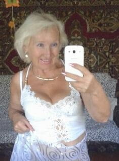 MILFS GRANNY CELEB #104533919