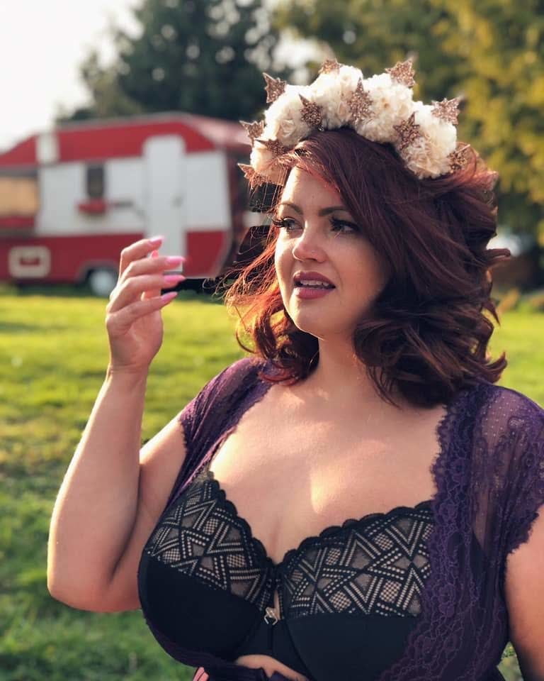 Milfs Oma Berühmtheit
 #104534097