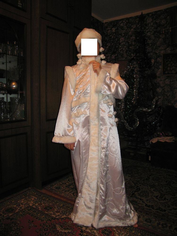 Exhibitionistin, die alle ihre Loecher zeigt #94370094