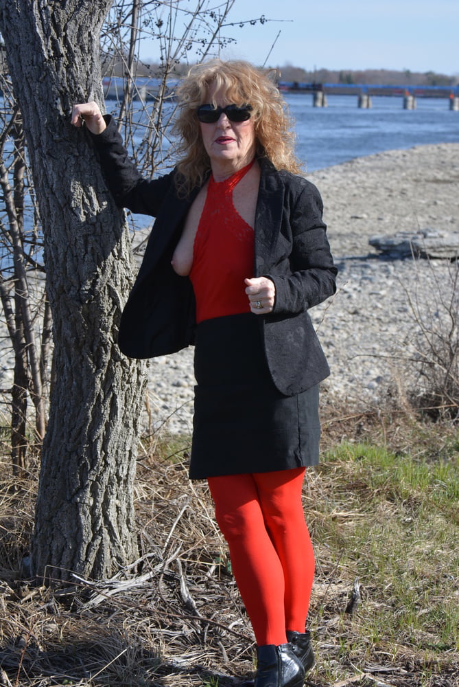 Rotes durchsichtiges Strumpfbandkleid #2
 #98291262