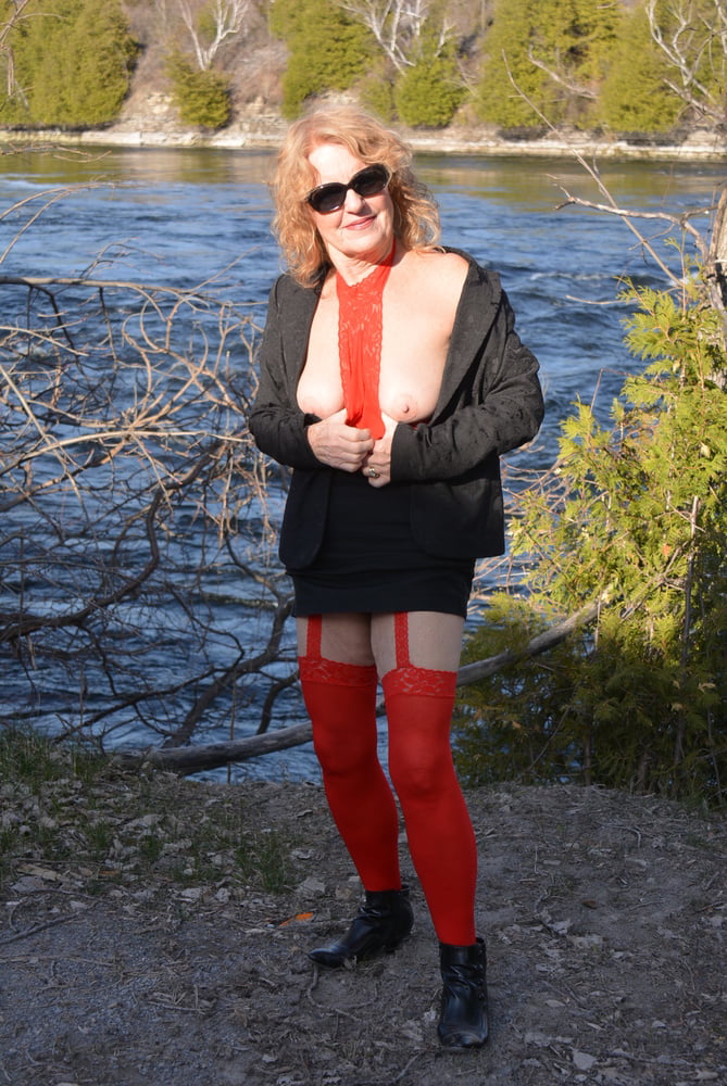 Rotes durchsichtiges Strumpfbandkleid #2
 #98291268