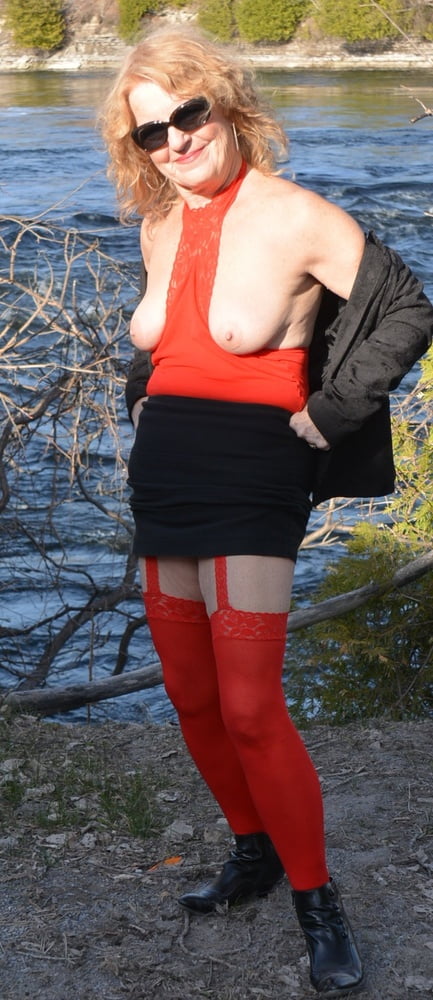 Rotes durchsichtiges Strumpfbandkleid #2
 #98291286