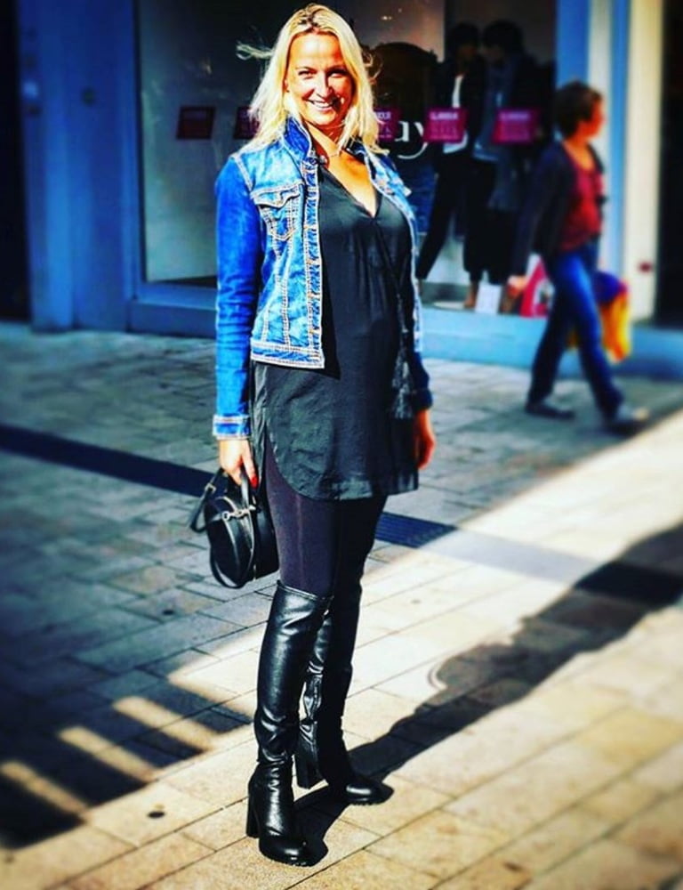 Insta milfs & gilfs con botas no.19
 #102242035