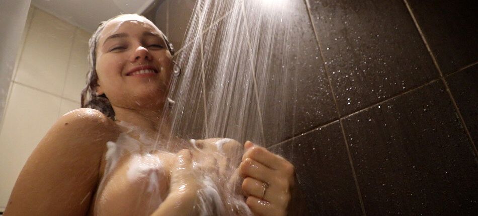 Regan Budimir nackt #109330825