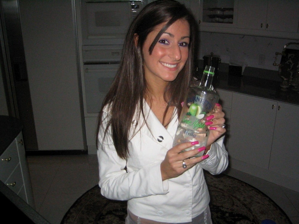 ブルネットの素人
 #93114897