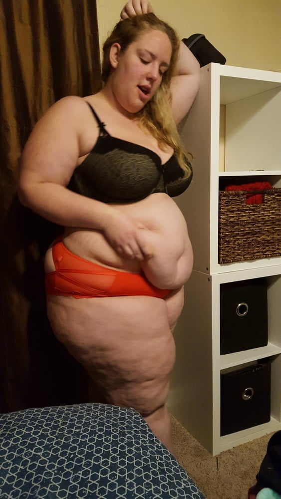 Bbw fette Bäuche machen mich hart
 #79697596