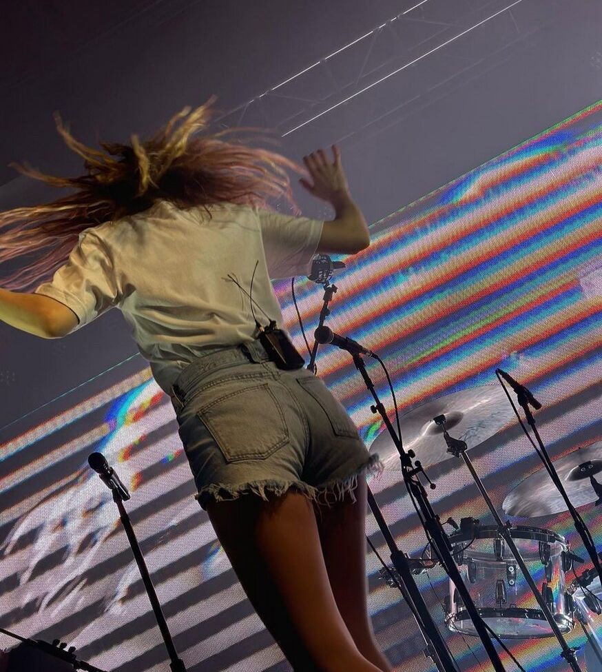 Lauren Mayberry desnuda #108504644