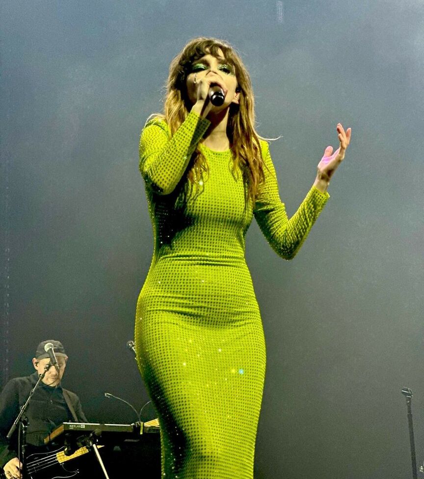 Lauren Mayberry desnuda #108504647