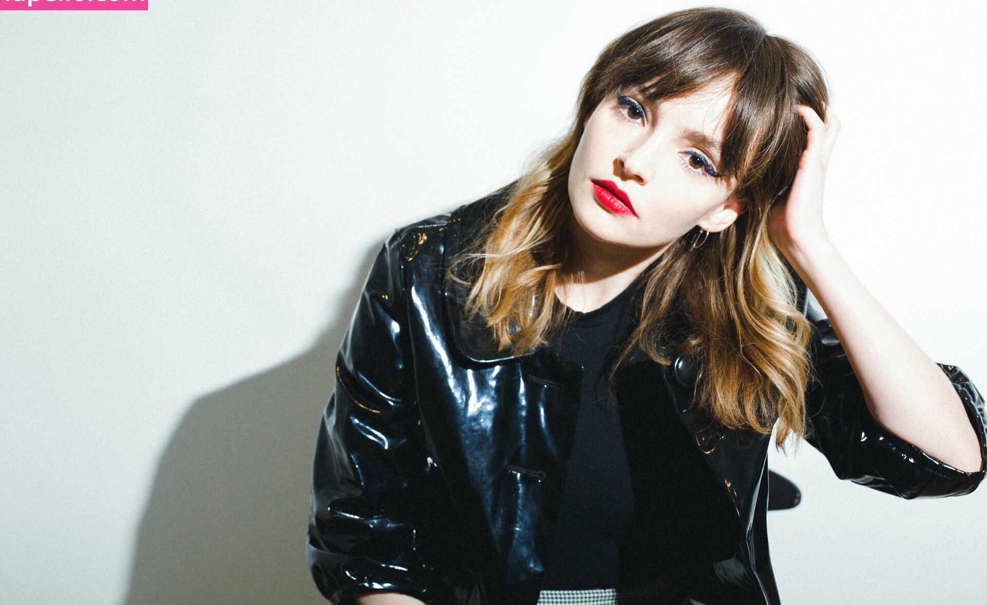 Lauren Mayberry desnuda #108504649