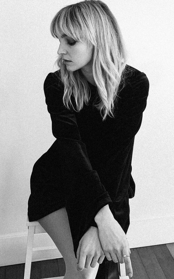 Lauren Mayberry desnuda #108504653