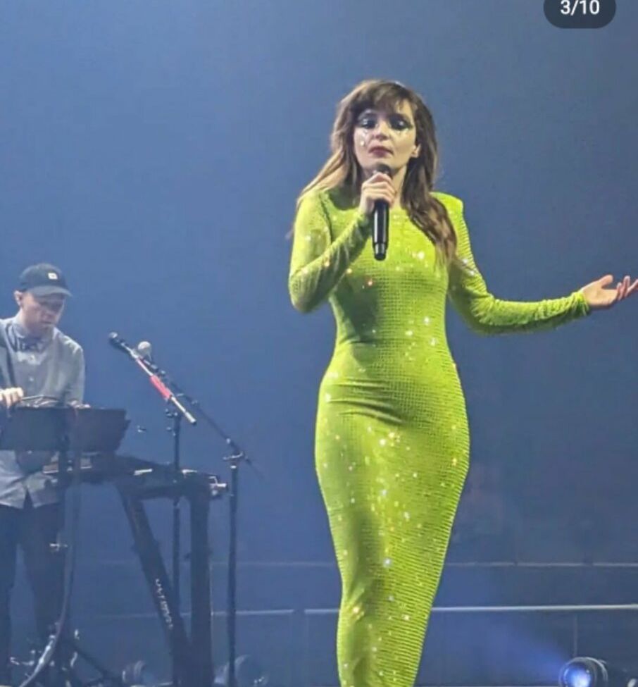 Lauren Mayberry nackt #108504672