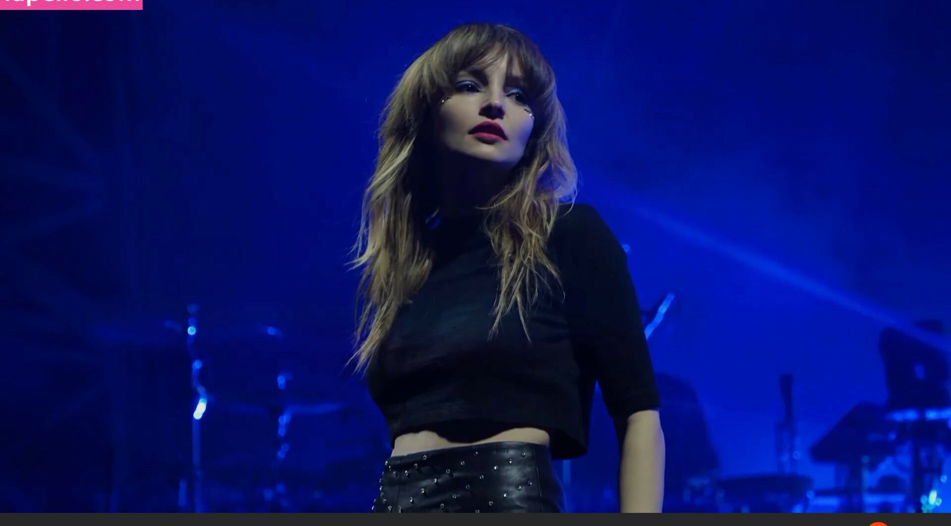 Lauren Mayberry nackt #108504680