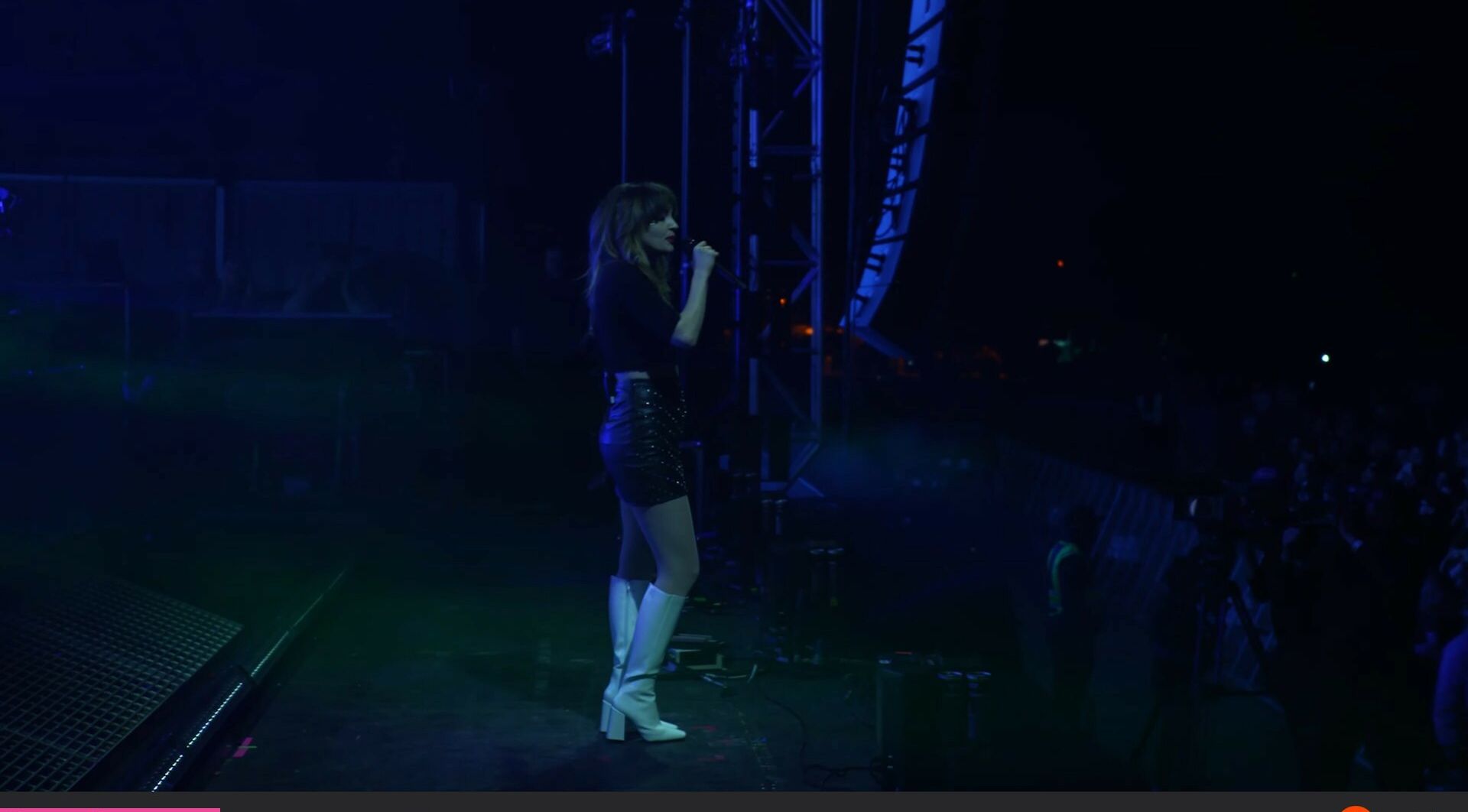 Lauren Mayberry desnuda #108504684