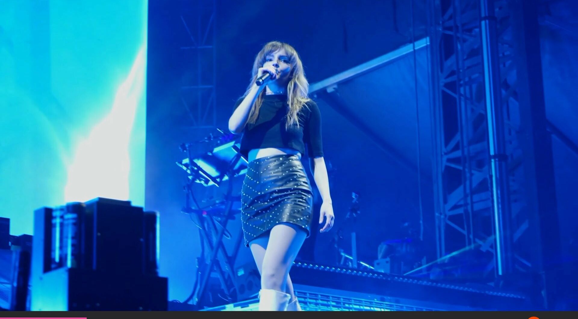 Lauren Mayberry desnuda #108504686