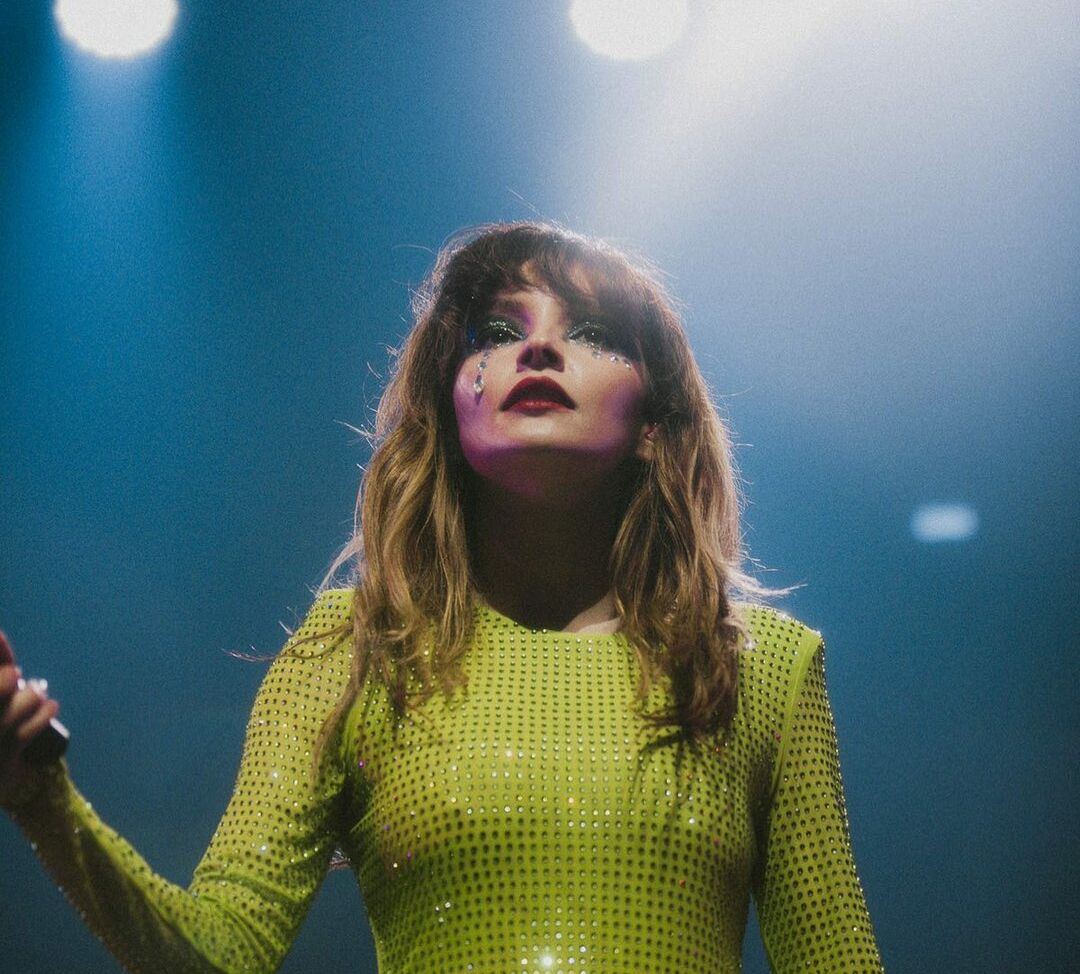 Lauren Mayberry desnuda #108504687