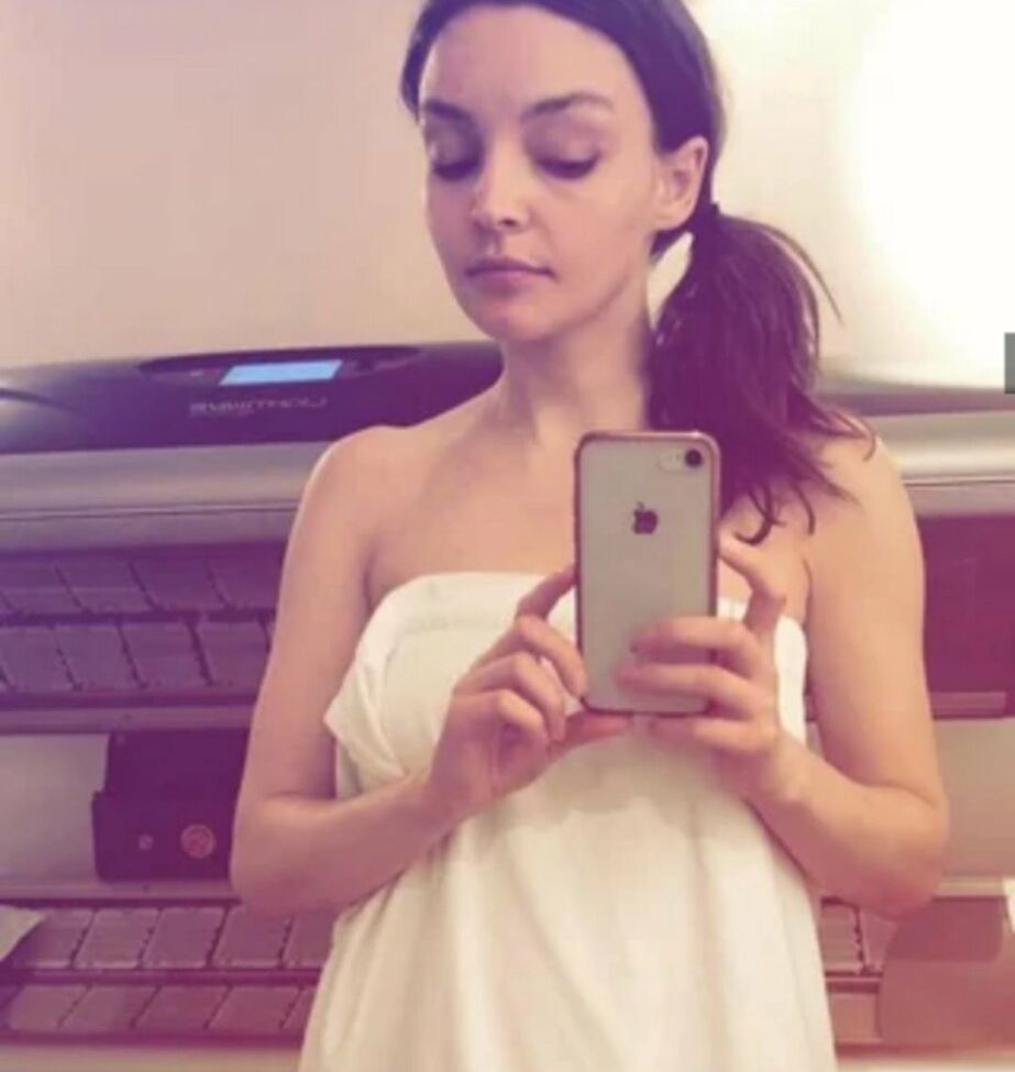 Lauren Mayberry desnuda #108504690