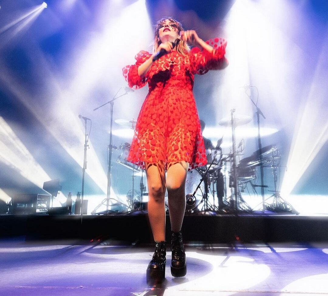 Lauren Mayberry desnuda #108504691