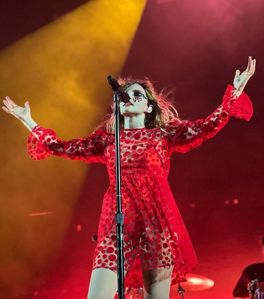 Lauren Mayberry desnuda #108504697