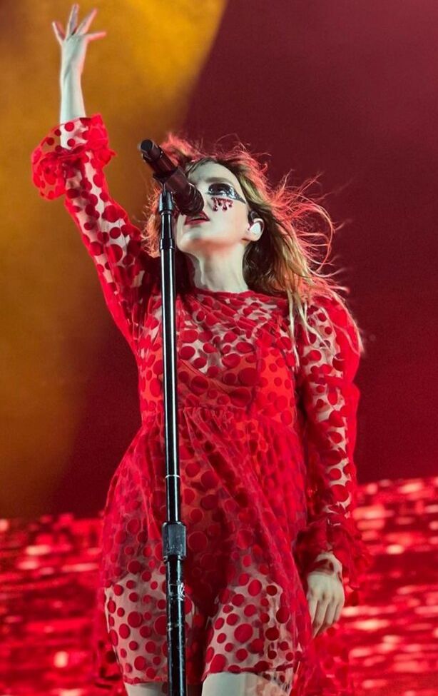 Lauren Mayberry desnuda #108504698