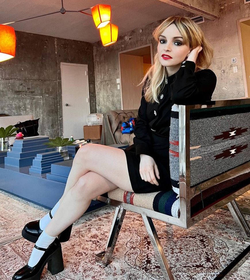 Lauren Mayberry nackt #108504712