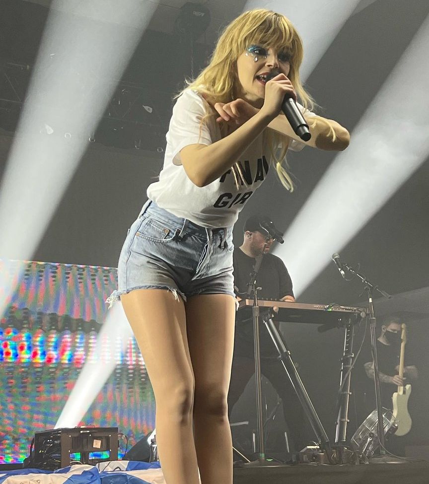 Lauren Mayberry desnuda #108504719