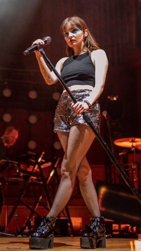 Lauren Mayberry nackt #108504722