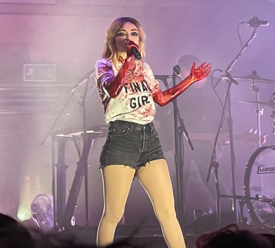 Lauren Mayberry desnuda #108504728