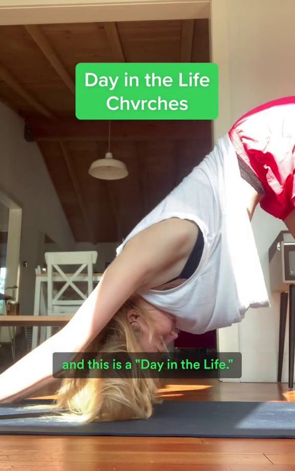 Lauren Mayberry desnuda #108504732