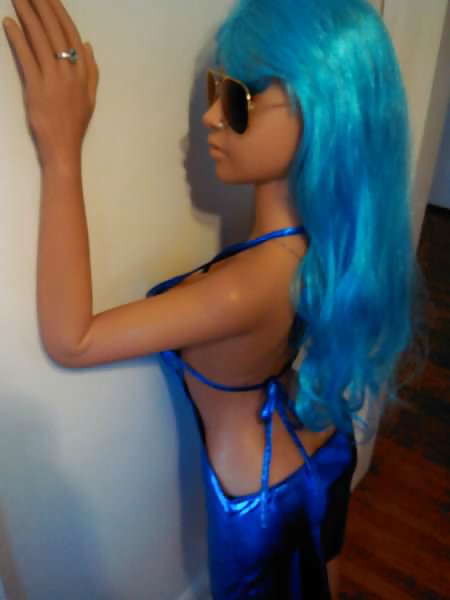 El vestido de Nina en el club
 #106826424