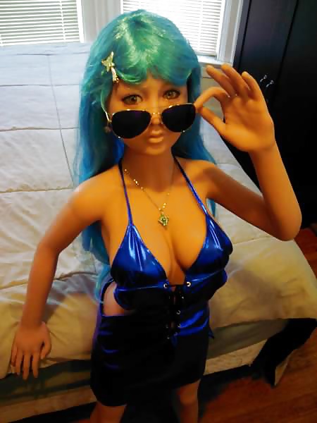 El vestido de Nina en el club
 #106826432