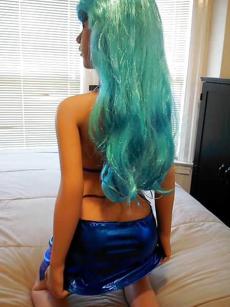 El vestido de Nina en el club
 #106826450