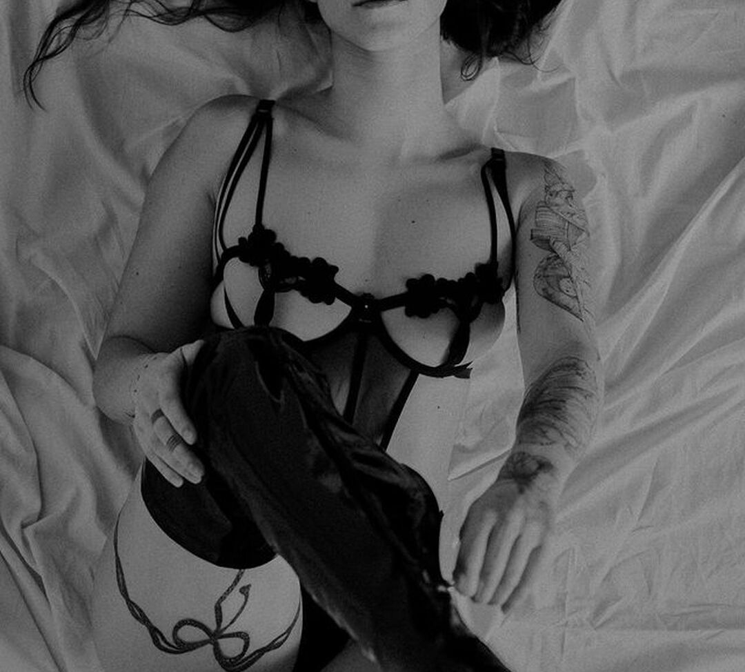 Poetiquegirl desnuda #109188684