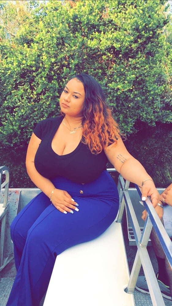 Rincón voluptuoso
 #90065354