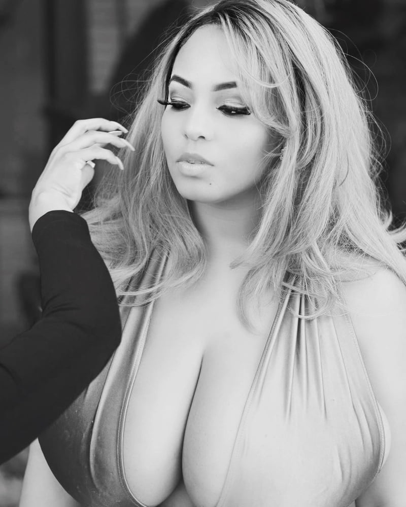 Rincón voluptuoso
 #90065443