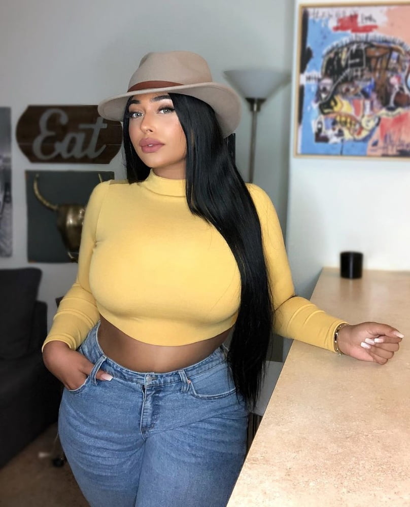 Rincón voluptuoso
 #90066323