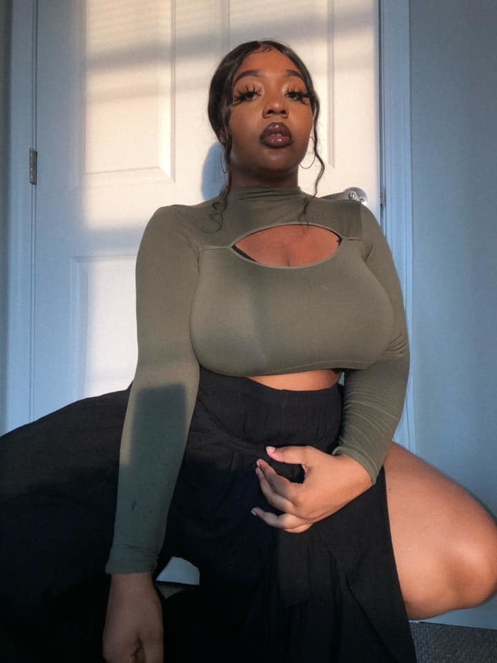 Rincón voluptuoso
 #90066636