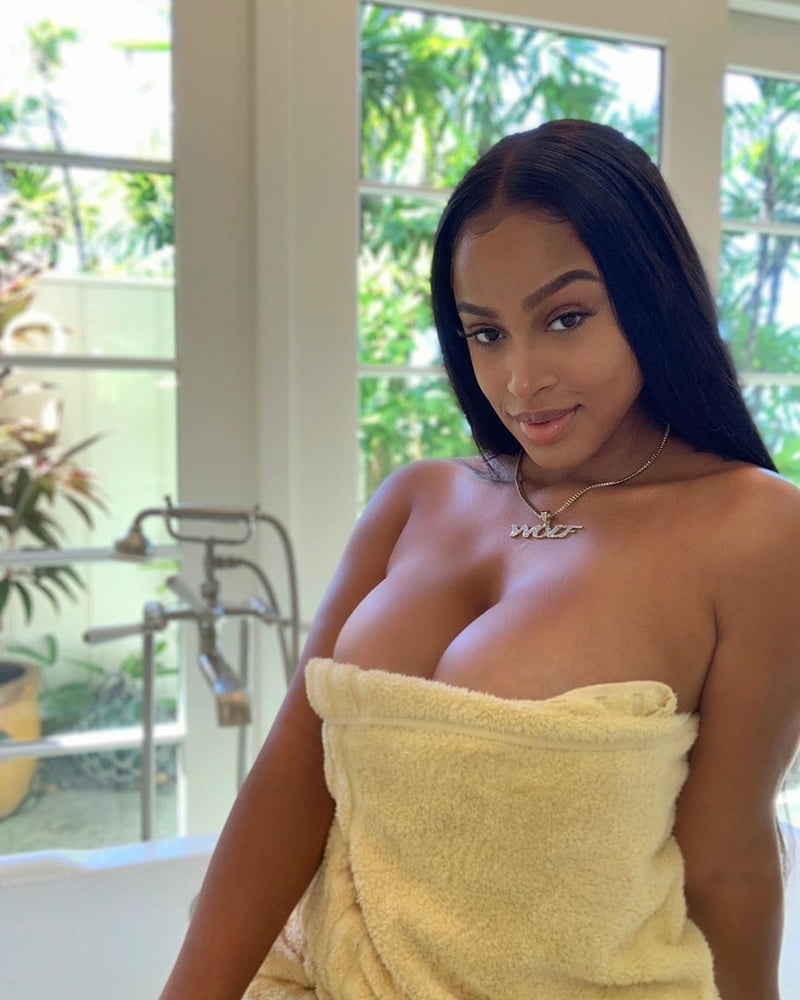 Rincón voluptuoso
 #90066692