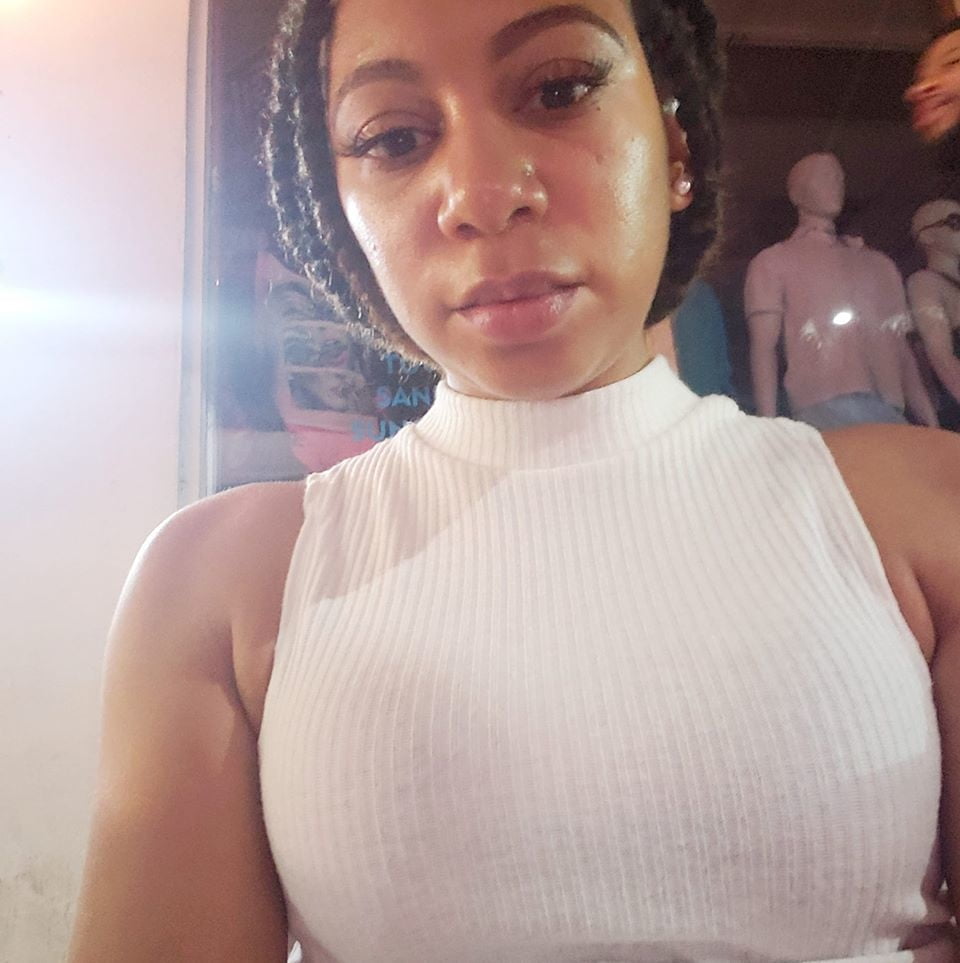 Rincón voluptuoso
 #90066709