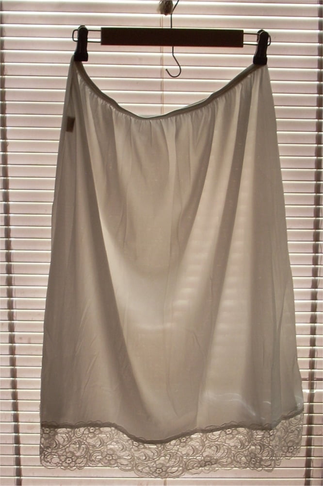 Lacy slips culotte soyeuse lingerie sexy camisoles et plus !
 #101603381