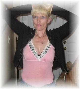 Schöne blonde Frau
 #102033916