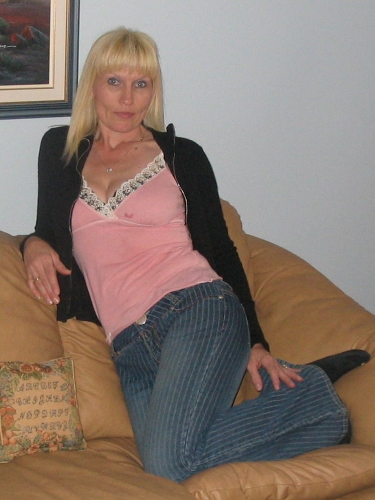 Schöne blonde Frau
 #102033922