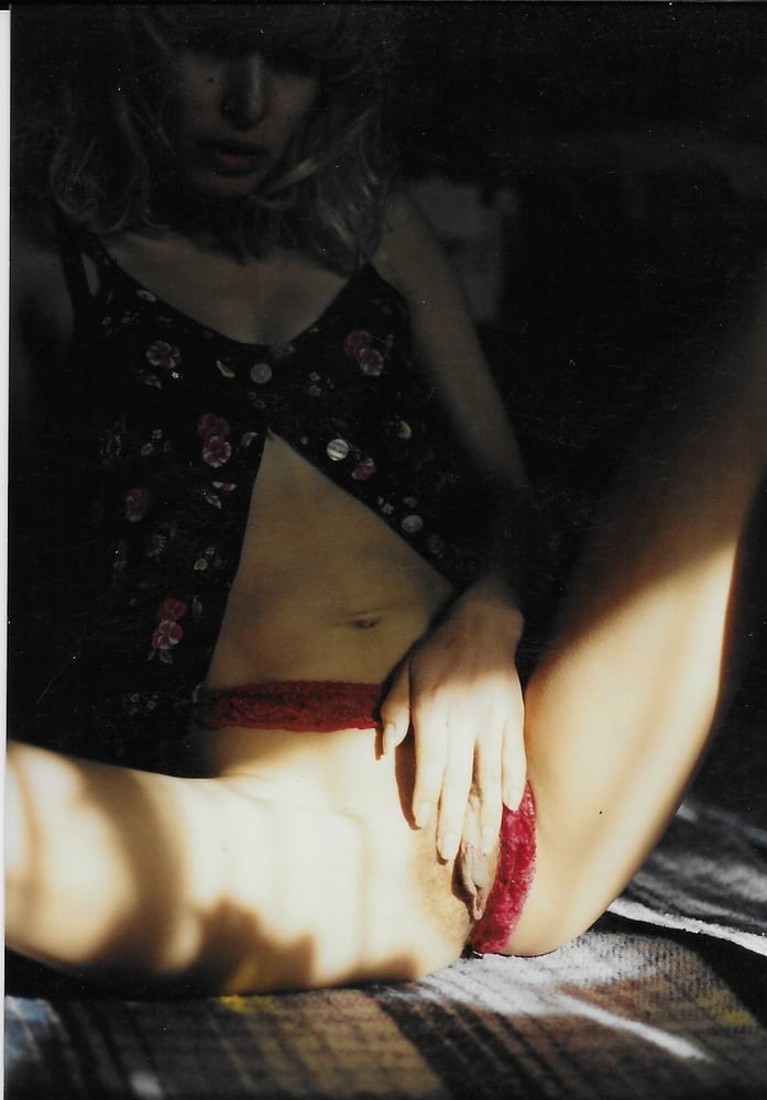 Mujeres locales
 #92998426