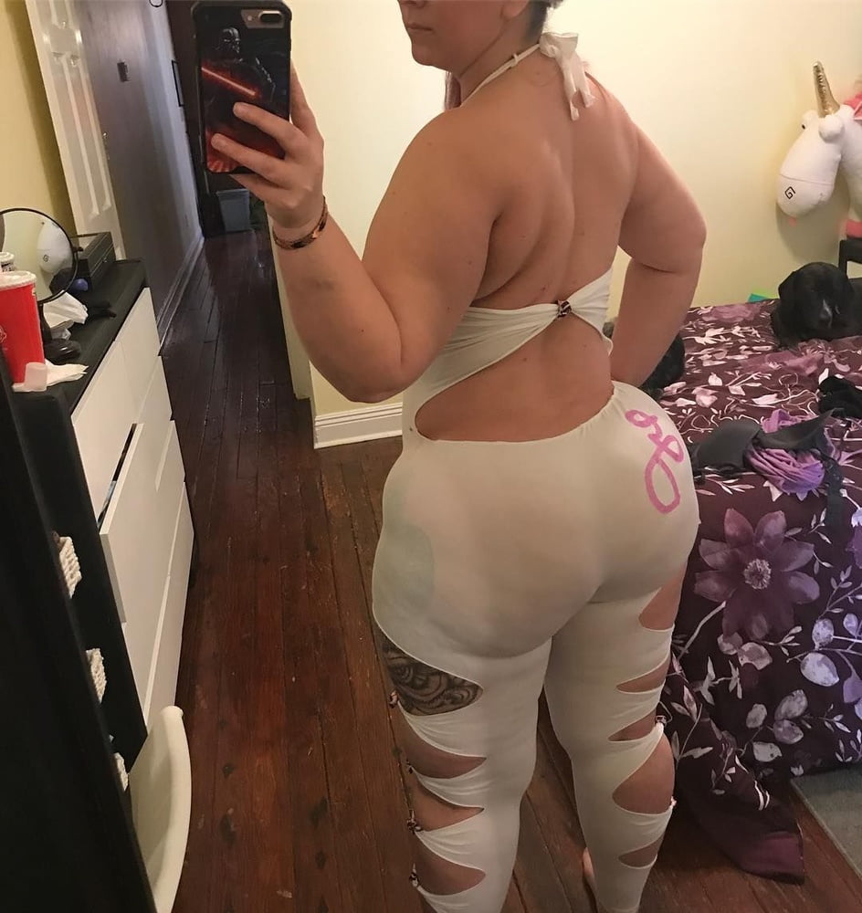 Caderas anchas de las mujeres 318
 #105173169