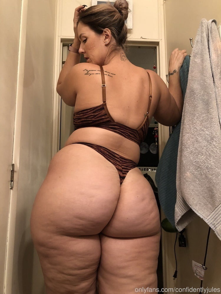 SEXY ASSESE AND MORE ASSES #89007452